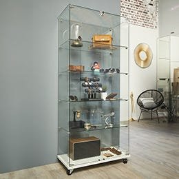 Vitrines en verre : le choix essentiel pour exposer avec style
